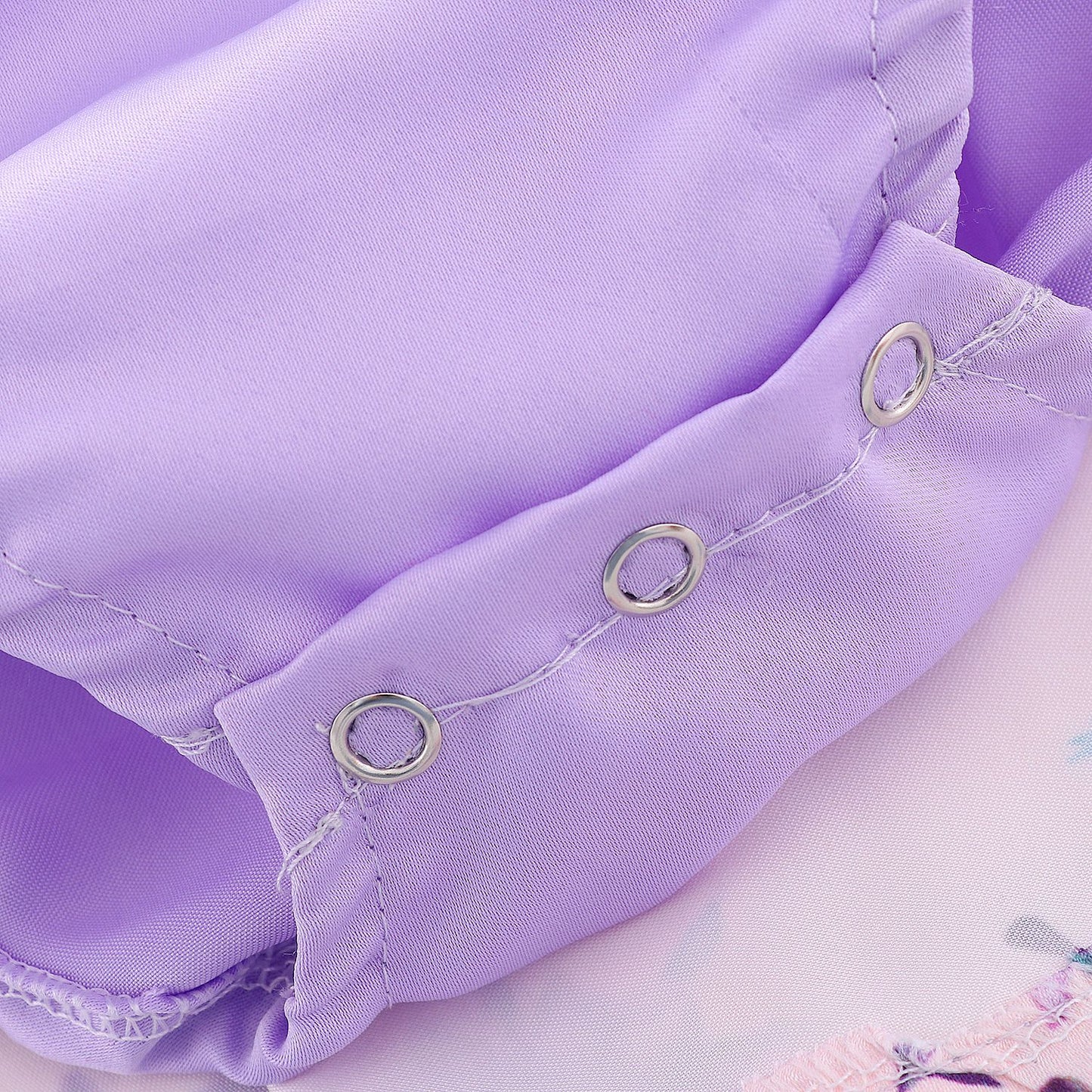 The factory sells directly the Korean version of the summer dress for girls and children in 2021. The baby summer princess dress is a cross-border hair substitute.