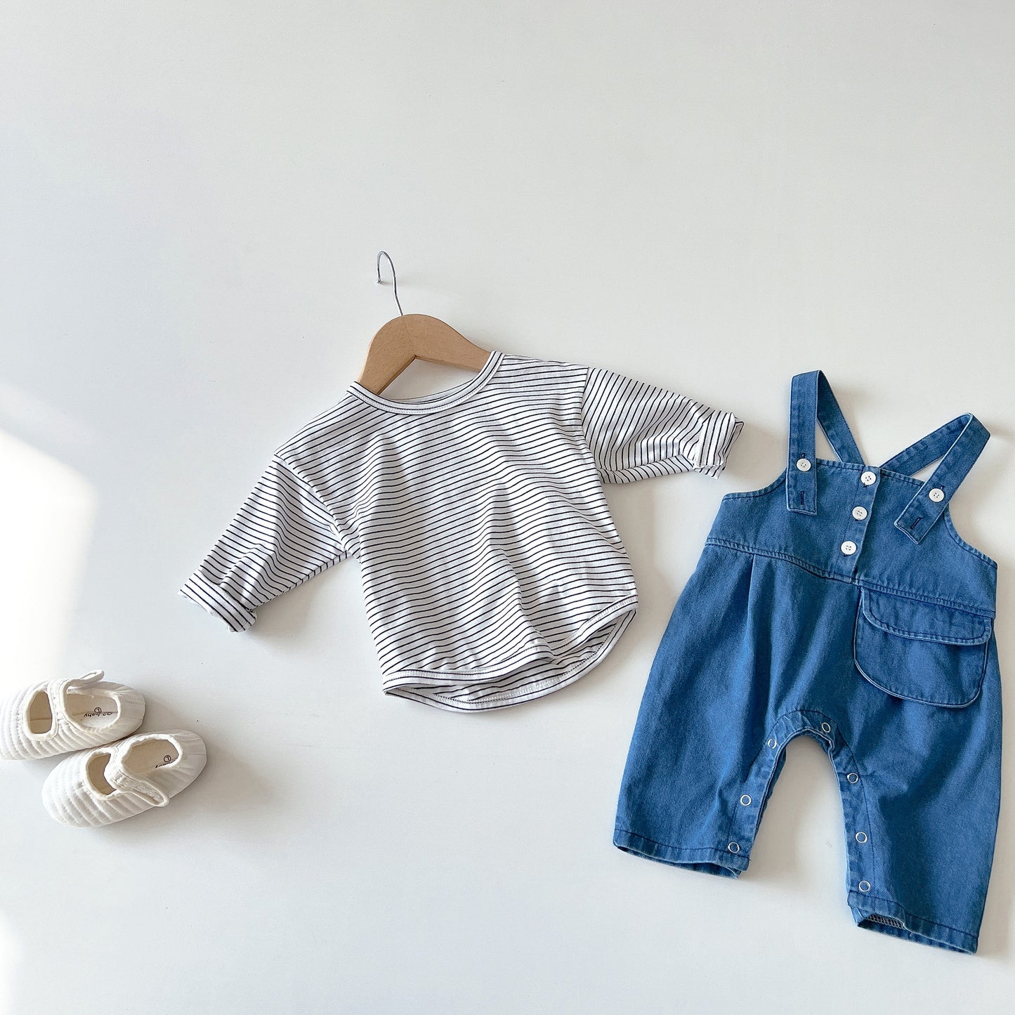 Children's clothing boys and girls baby spring new baby denim overalls striped long sleeved T-shirt foreign style