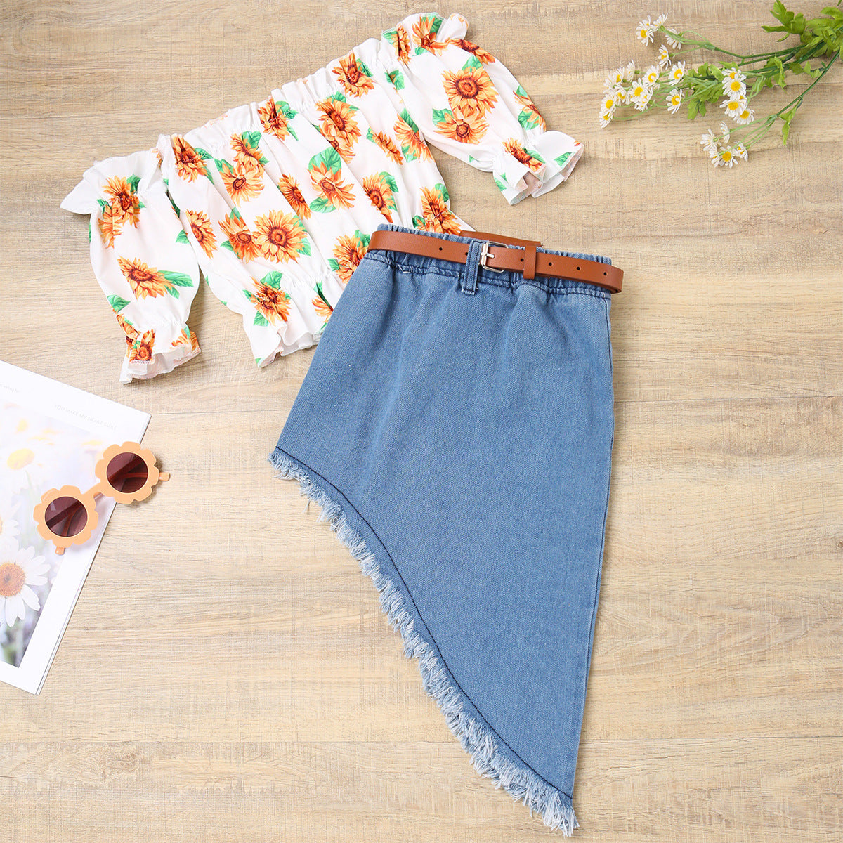 Girls New Korean Version Of Long Sleeve Sunflower Flared Top + Solid Color Suspender Skirt Two-Piece Set