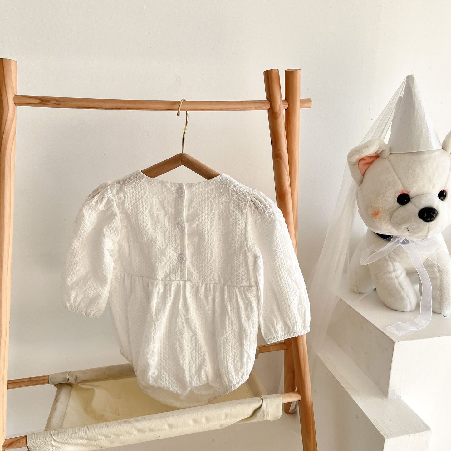 Spring long sleeved baby jumpsuit solid color embroidered big bow baby romper